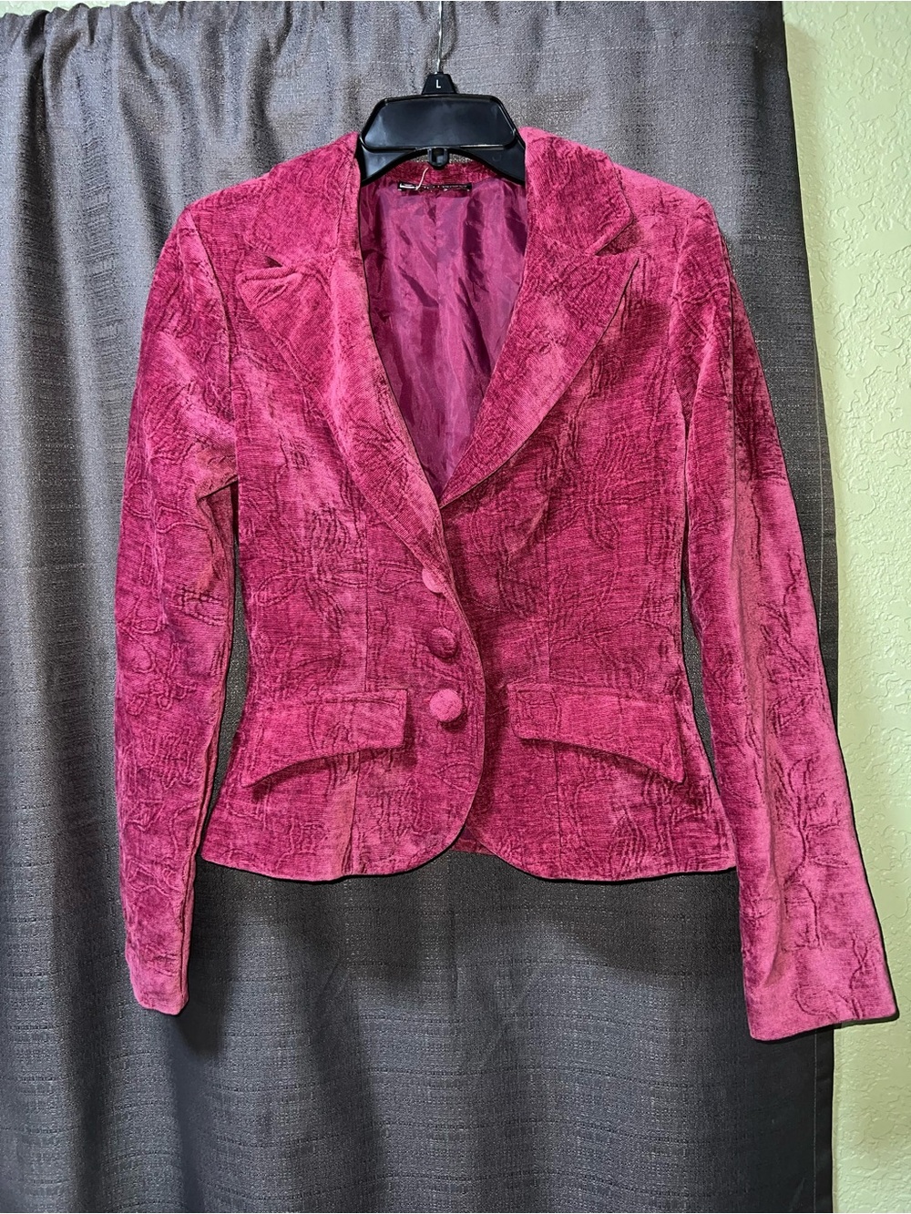 Y2K Vintage Hotkiss Size XS/S Cranberry Velour Long Sleeve Button-up Jacket